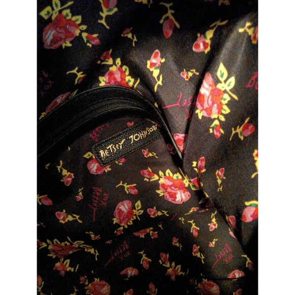 Betsey Johnson large duffle bag - Picture 5 of 5